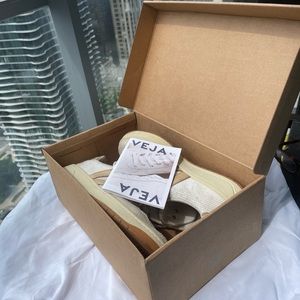 🚨VEJA sneakers w/ BOX🚨